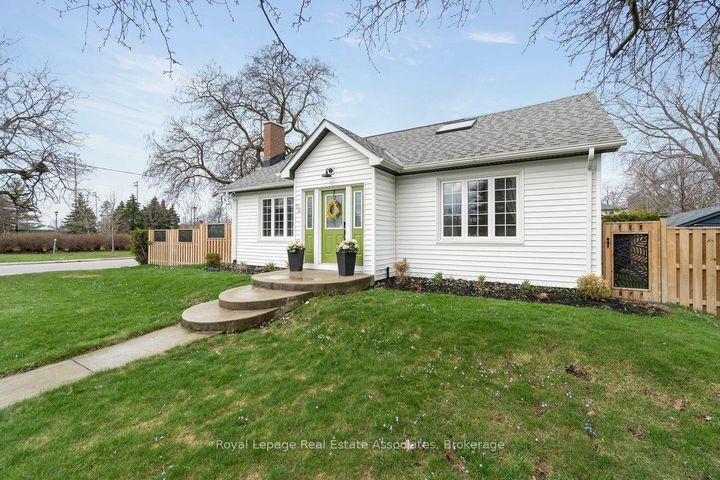 Photo 1 at 32 Craig Street, Downtown Brampton, Brampton