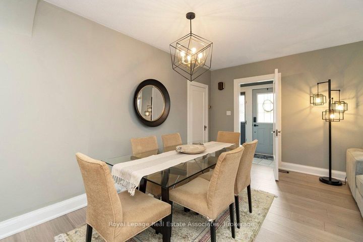 Photo 4 at 32 Craig Street, Downtown Brampton, Brampton