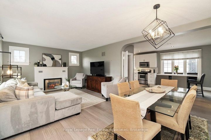 Photo 7 at 32 Craig Street, Downtown Brampton, Brampton