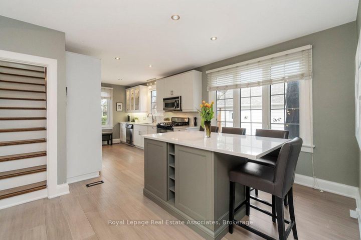 Photo 8 at 32 Craig Street, Downtown Brampton, Brampton