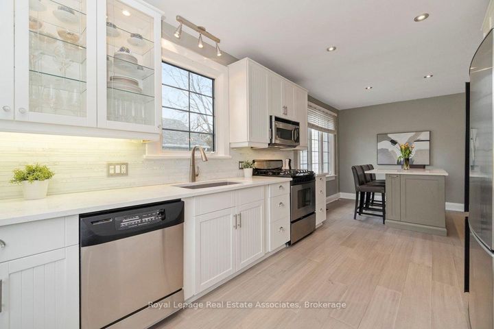 Photo 10 at 32 Craig Street, Downtown Brampton, Brampton