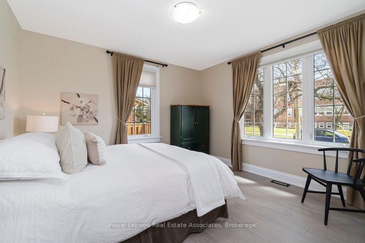 Photo 12 at 32 Craig Street, Downtown Brampton, Brampton