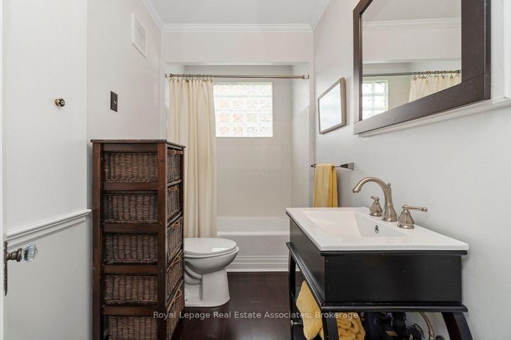 Photo 14 at 32 Craig Street, Downtown Brampton, Brampton