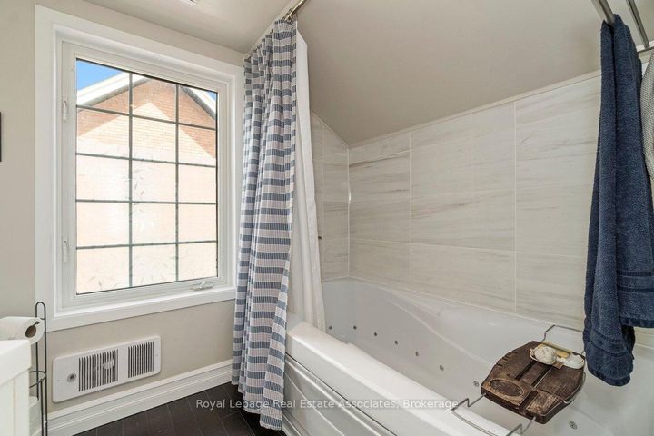 Photo 19 at 32 Craig Street, Downtown Brampton, Brampton