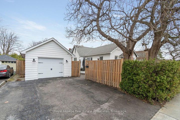 Photo 39 at 32 Craig Street, Downtown Brampton, Brampton