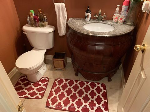 Photo 6 at 1370 Clarence Street, Sonoma Heights, Vaughan