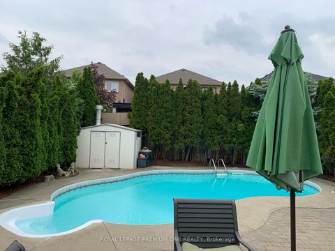 Photo 13 at 1370 Clarence Street, Sonoma Heights, Vaughan