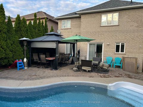 Photo 17 at 1370 Clarence Street, Sonoma Heights, Vaughan