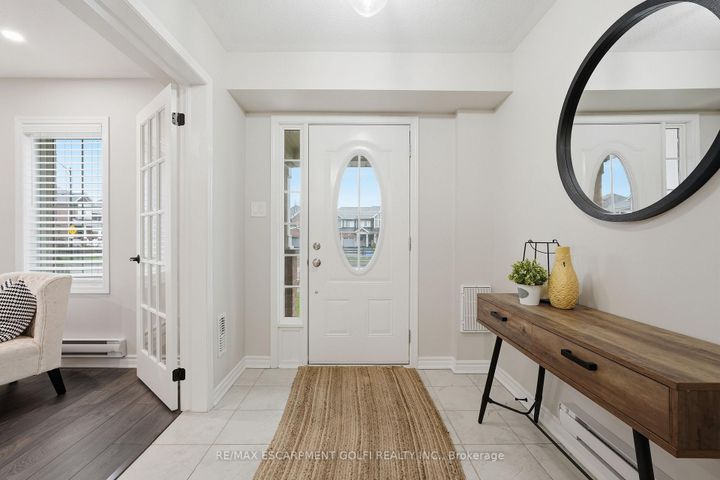 Photo 3 at 15 - 230 Avonsyde Boulevard, Waterdown, Hamilton