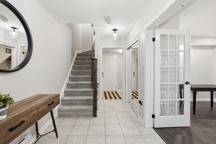 Photo 4 at 15 - 230 Avonsyde Boulevard, Waterdown, Hamilton