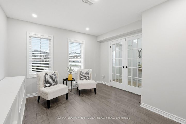 Photo 5 at 15 - 230 Avonsyde Boulevard, Waterdown, Hamilton