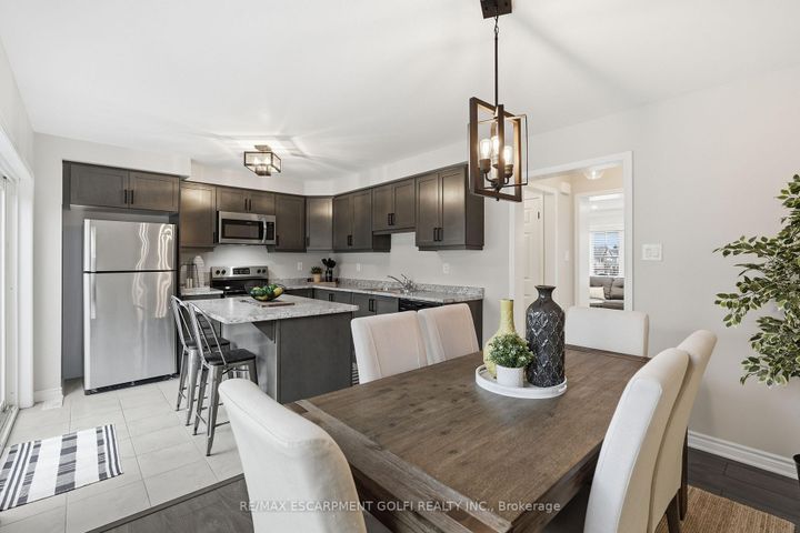 Photo 8 at 15 - 230 Avonsyde Boulevard, Waterdown, Hamilton