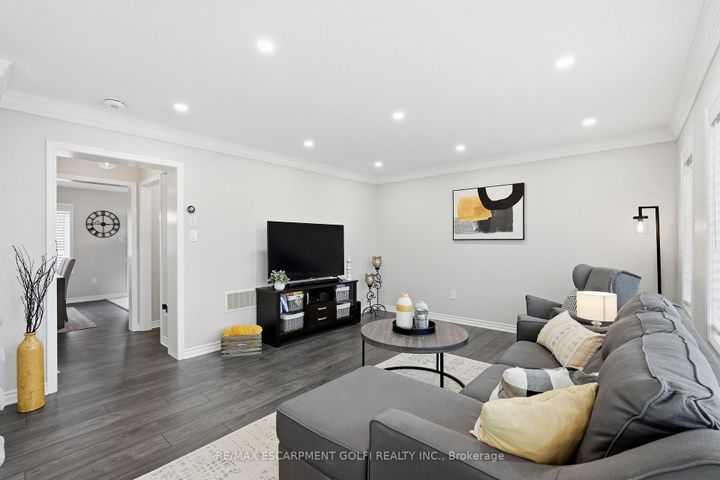 Photo 13 at 15 - 230 Avonsyde Boulevard, Waterdown, Hamilton