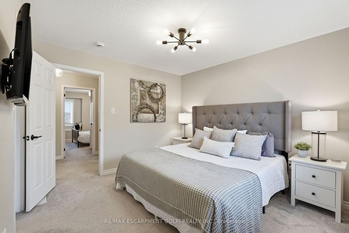 Photo 17 at 15 - 230 Avonsyde Boulevard, Waterdown, Hamilton