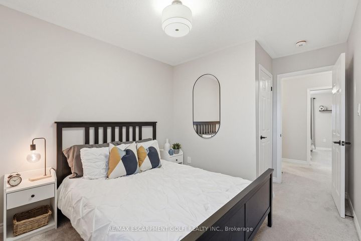 Photo 20 at 15 - 230 Avonsyde Boulevard, Waterdown, Hamilton