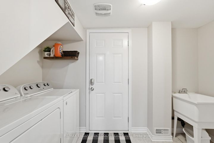 Photo 24 at 15 - 230 Avonsyde Boulevard, Waterdown, Hamilton