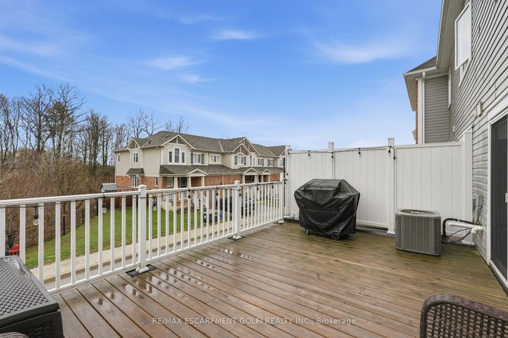 Photo 27 at 15 - 230 Avonsyde Boulevard, Waterdown, Hamilton