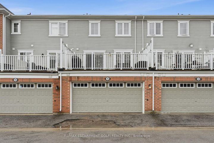Photo 29 at 15 - 230 Avonsyde Boulevard, Waterdown, Hamilton