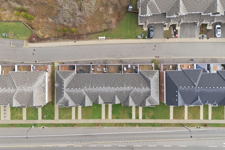 Photo 31 at 15 - 230 Avonsyde Boulevard, Waterdown, Hamilton