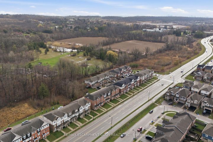 Photo 33 at 15 - 230 Avonsyde Boulevard, Waterdown, Hamilton