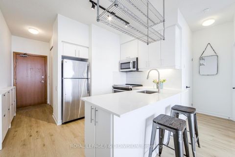 Photo 2 at 3100 - 33 Sheppard Avenue E, Willowdale East, Toronto