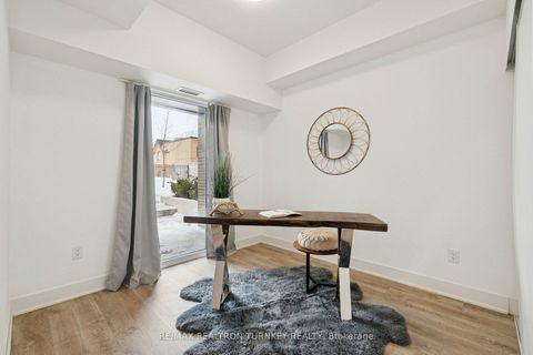 Photo 2 at 018 - 185 Deerfield Road, Central Newmarket, Newmarket