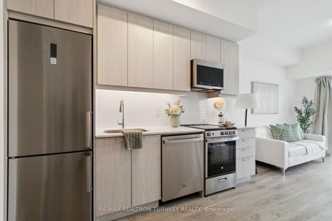 Photo 5 at 018 - 185 Deerfield Road, Central Newmarket, Newmarket