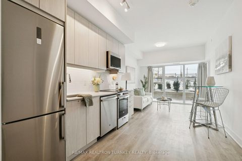 Photo 11 at 018 - 185 Deerfield Road, Central Newmarket, Newmarket