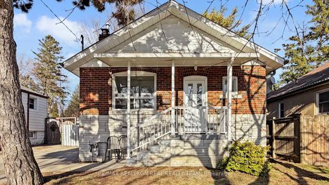 Photo 2 at 23 Marsh Road, Birchmount, Toronto