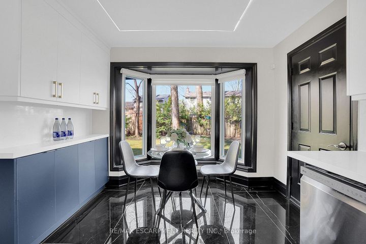 Photo 18 at 1915 Delaney Drive, Clarkson, Mississauga