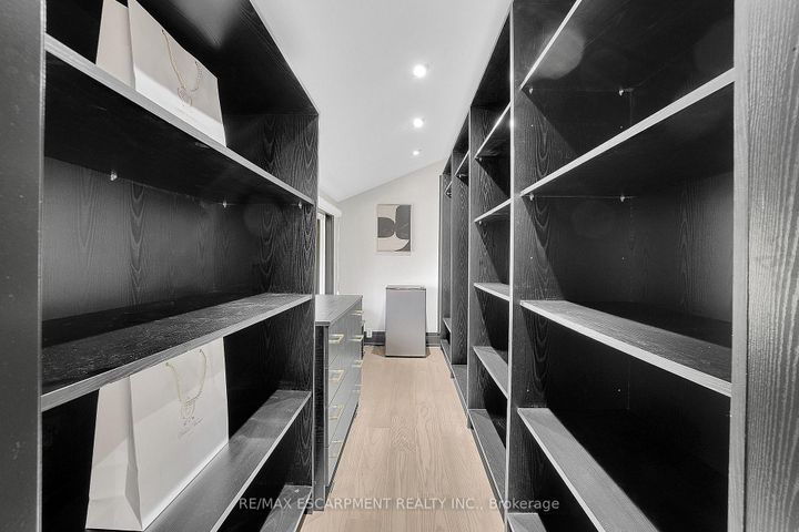 Photo 23 at 1915 Delaney Drive, Clarkson, Mississauga