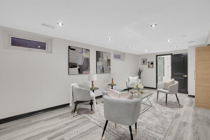 Photo 29 at 1915 Delaney Drive, Clarkson, Mississauga