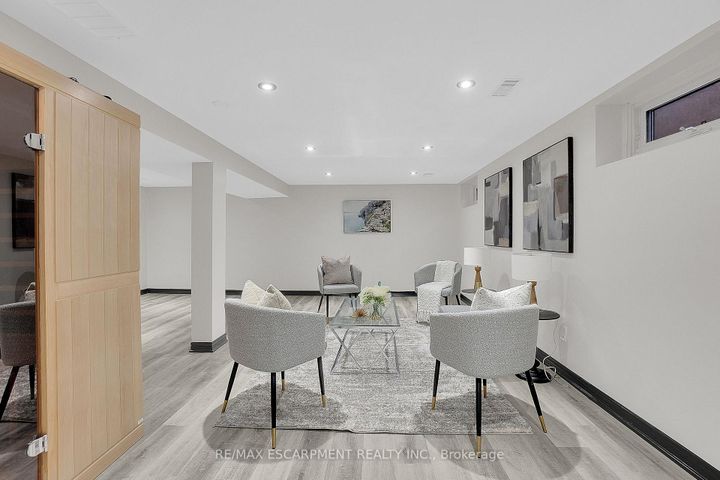 Photo 30 at 1915 Delaney Drive, Clarkson, Mississauga