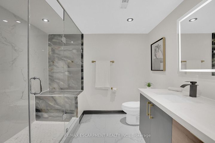 Photo 32 at 1915 Delaney Drive, Clarkson, Mississauga