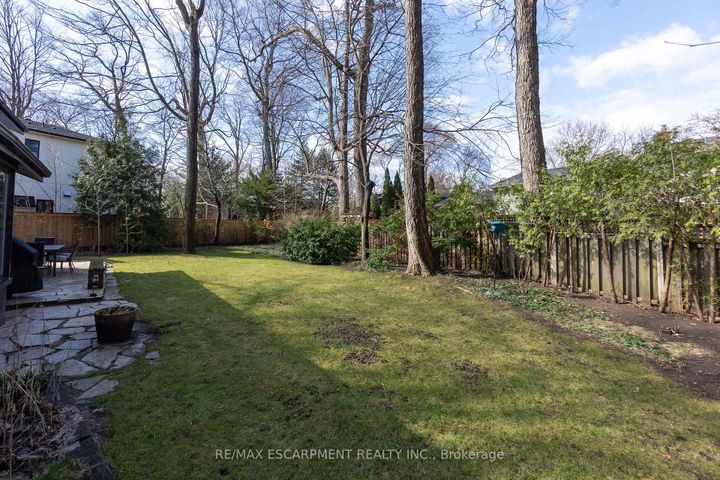 Photo 37 at 1915 Delaney Drive, Clarkson, Mississauga