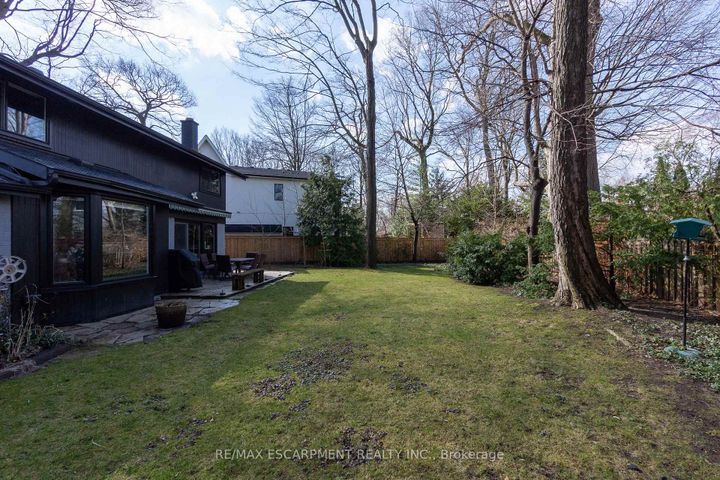 Photo 38 at 1915 Delaney Drive, Clarkson, Mississauga