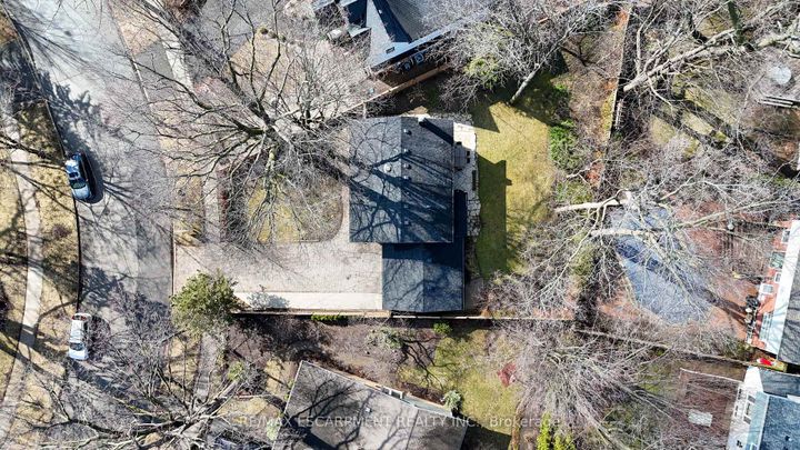 Photo 40 at 1915 Delaney Drive, Clarkson, Mississauga