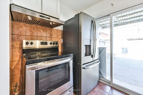 Photo 10 at 5 Regent Street, Eglinton West, Toronto