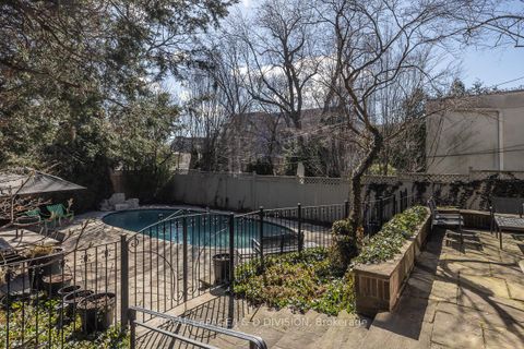 Photo 20 at 17 Parkwood Avenue, Casa Loma, Toronto