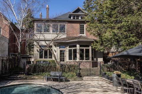 Photo 22 at 17 Parkwood Avenue, Casa Loma, Toronto