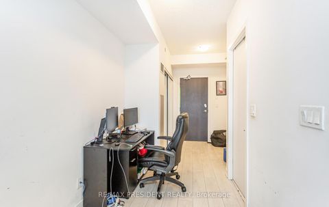 Photo 10 at 901 - 50 Bruyeres Mews, Niagara, Toronto
