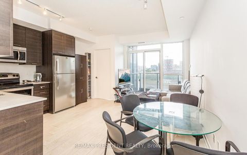 Photo 12 at 901 - 50 Bruyeres Mews, Niagara, Toronto