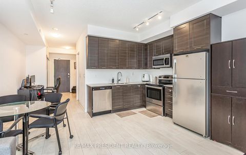 Photo 17 at 901 - 50 Bruyeres Mews, Niagara, Toronto
