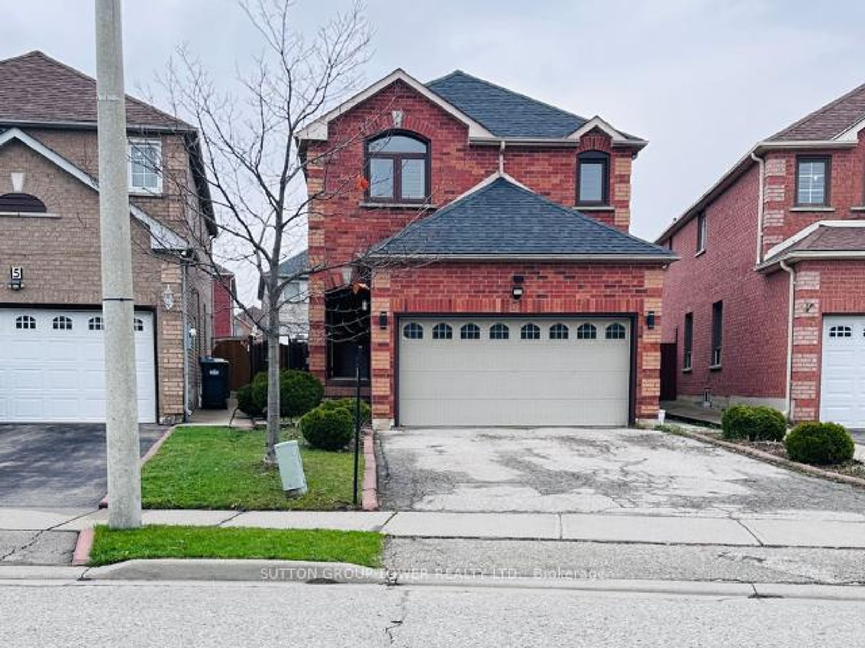 3 Arthurs Crescent, Fletcher's West, Brampton 2