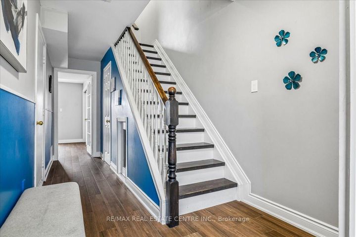 Photo 4 at 49 - 1155 Paramount Drive, Stoney Creek Mountain, Hamilton