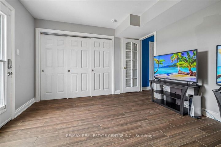 Photo 11 at 49 - 1155 Paramount Drive, Stoney Creek Mountain, Hamilton