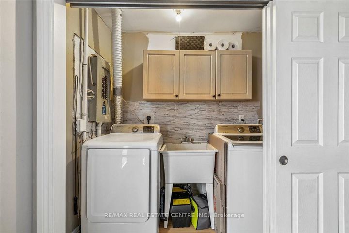 Photo 14 at 49 - 1155 Paramount Drive, Stoney Creek Mountain, Hamilton