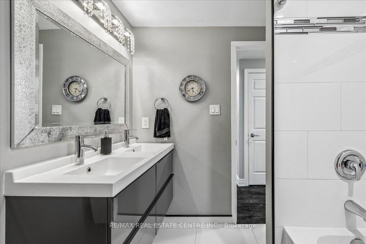 Photo 36 at 49 - 1155 Paramount Drive, Stoney Creek Mountain, Hamilton