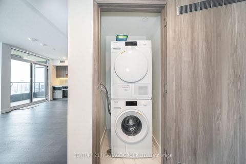 Photo 14 at 6501 - 1 Concord Cityplace Way, Waterfront Communities C1, Toronto