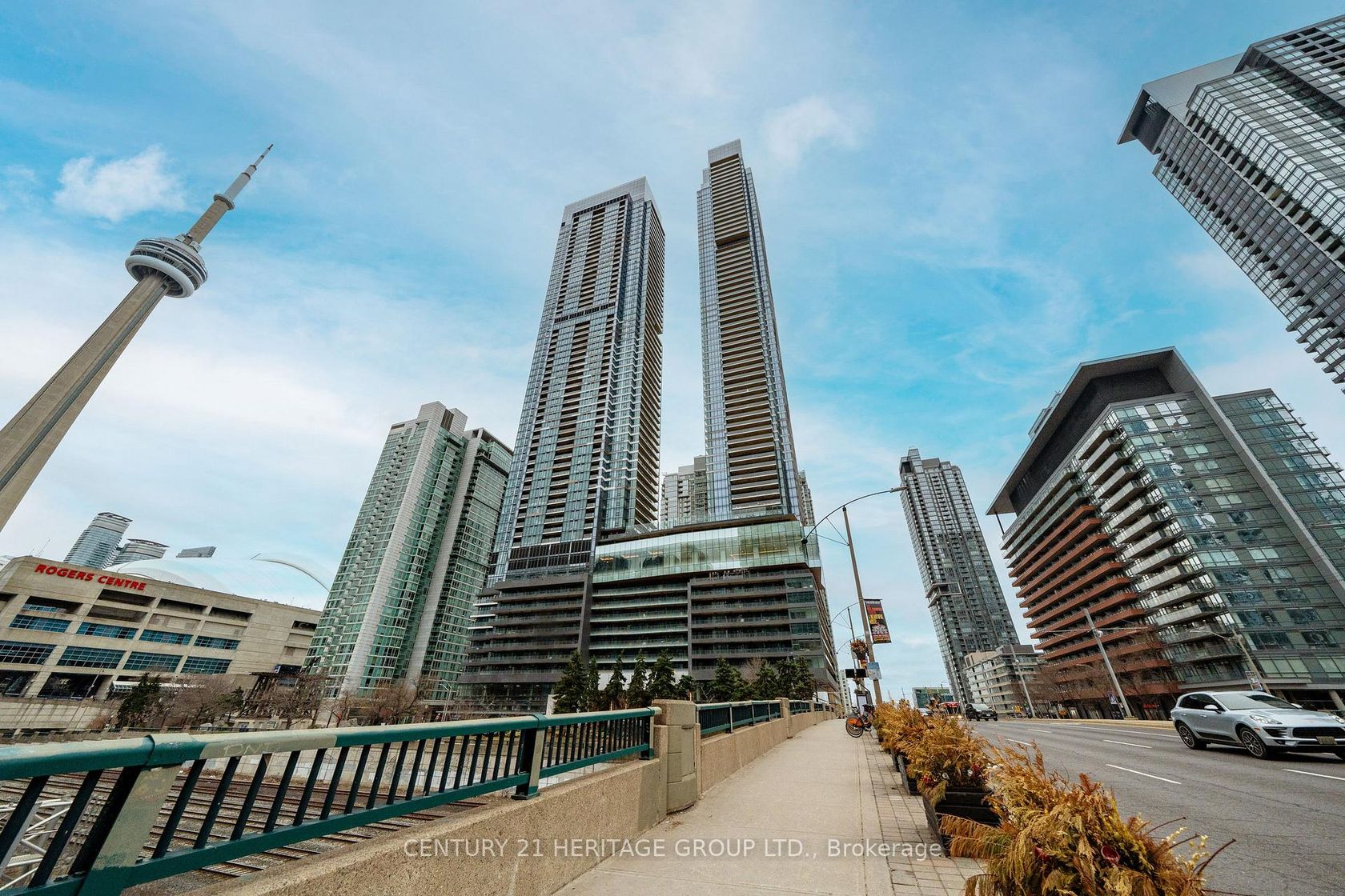 6501 - 1 Concord Cityplace Way, Waterfront Communities C1, Toronto photo number 2